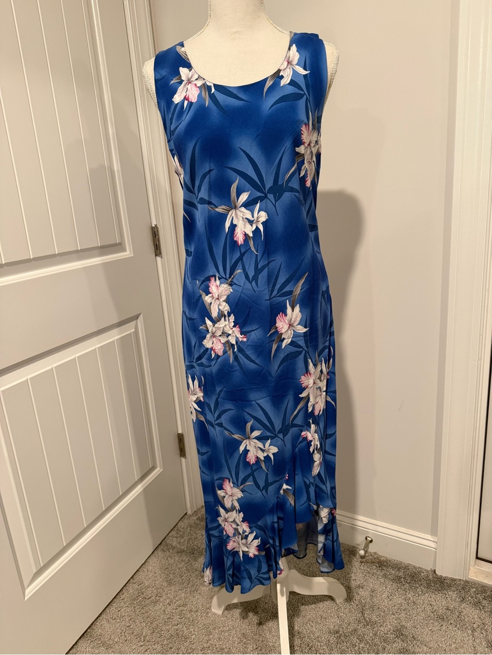 Blue Floral Scoop-Neck Maxi Dress
